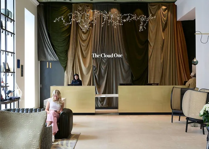 Cloud One -Staatsoper